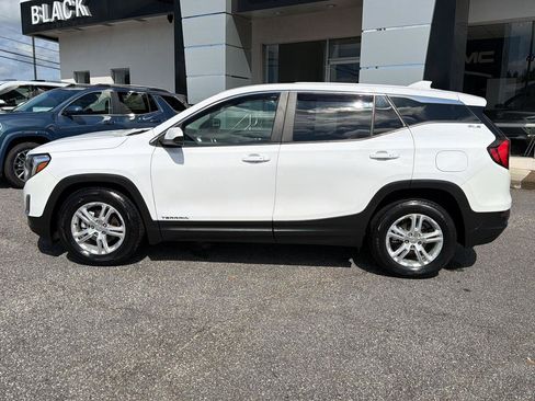 Used 2021 GMC Terrain SLE w/ LPO, Floor Liner Package FWD image 13