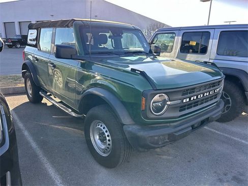 Used 2022 Ford Bronco 4-Door image 3