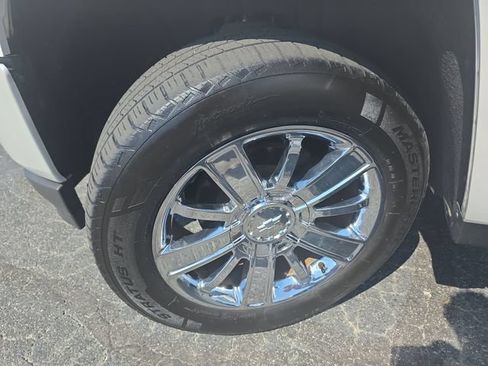 Used 2017 Chevrolet Silverado 1500 High Country AWD/4WD image 34