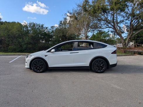 Used 2023 Tesla Model X image 5