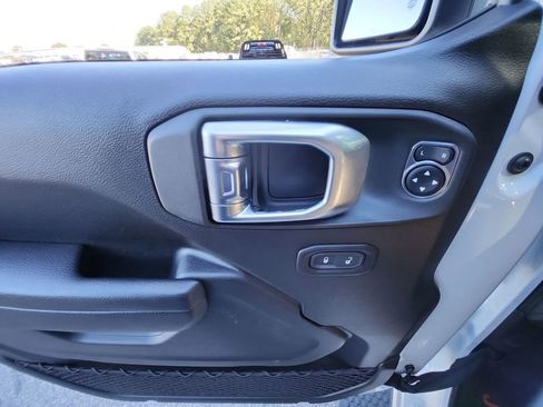 Used 2023 Jeep Wrangler Sport S image 26