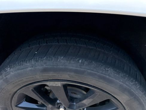 Used 2018 Jeep Grand Cherokee Altitude AWD/4WD image 5