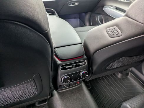 Used 2023 Genesis GV70 2.5T w/ Sport Prestige Package AWD/4WD image 29