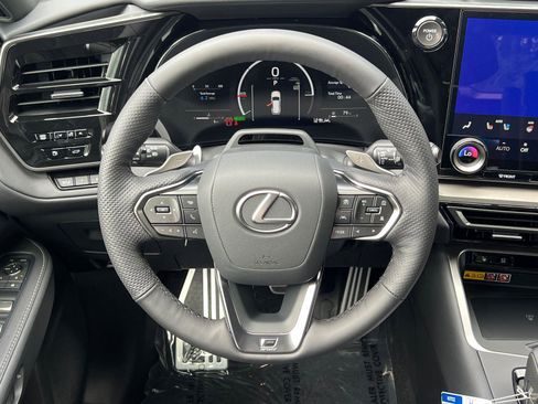 New 2026 Lexus TX 500h AWD image 17