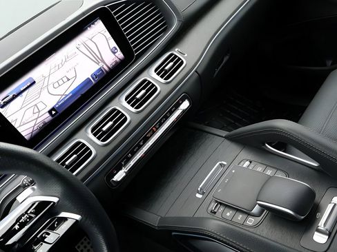 Used 2025 Mercedes-Benz GLS 450 4MATIC image 20