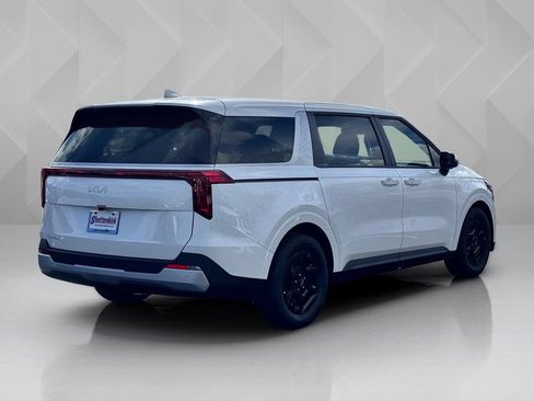 New 2026 Kia Carnival FWD image 5