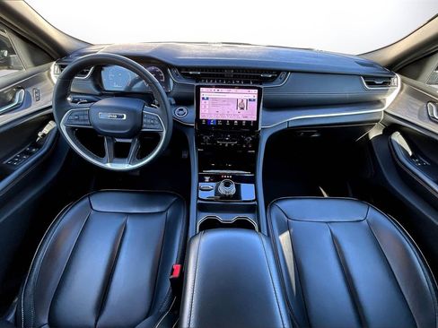 Certified 2024 Jeep Grand Cherokee Limited image 14