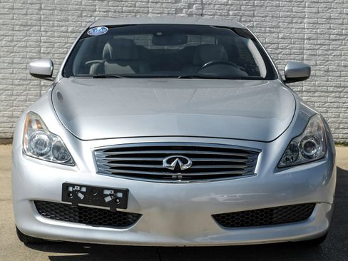 Used 2009 INFINITI G37 Convertible w/ Premium Pkg RWD image 4