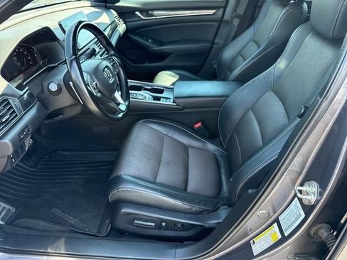 Used 2018 Honda Accord Sport image 10