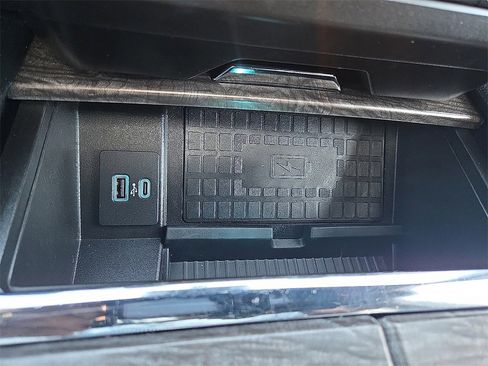 Used 2021 Ford Expedition Limited image 10