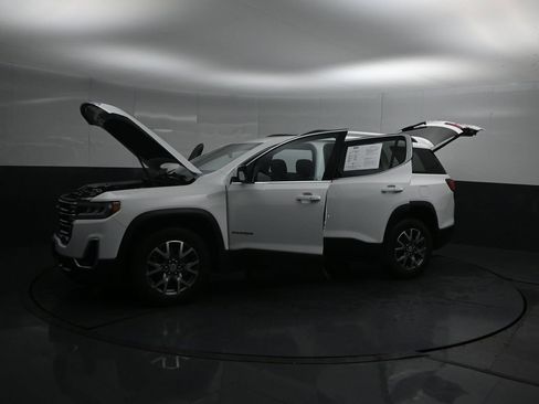 Used 2023 GMC Acadia SLT image 50