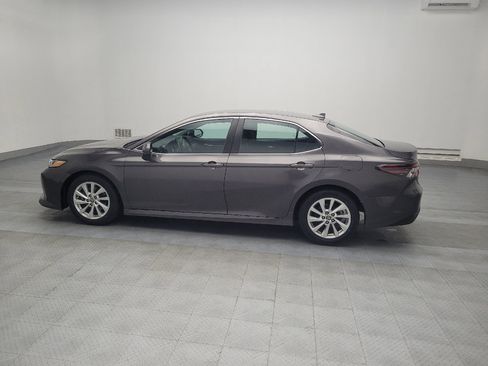 Used 2021 Toyota Camry LE image 3