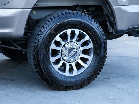 Used 2022 Ford F250 Lariat w/ Lariat Value Package AWD/4WD image 21