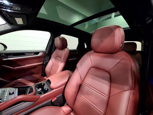 New 2026 Porsche Cayenne S image 5