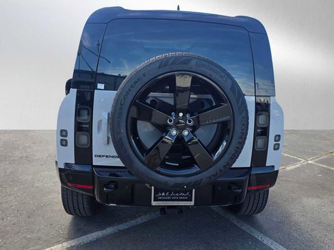 New 2026 Land Rover Defender 110 X-Dynamic SE AWD/4WD image 4