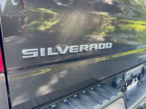 Used 2022 Chevrolet Silverado 1500 LT AWD/4WD image 31