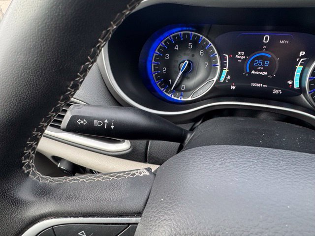 Used 2023 Chrysler Pacifica Touring-L FWD image 30