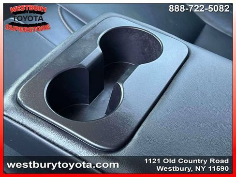 Used 2018 Toyota Highlander XLE AWD/4WD image 18