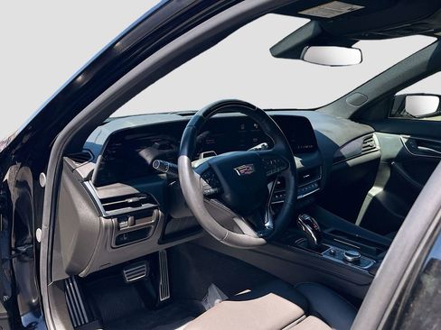 Used 2025 Cadillac CT5 Sport image 9