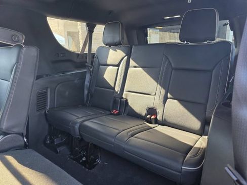 Used 2024 GMC Yukon XL SLT AWD/4WD image 22