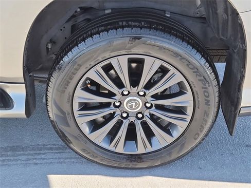 Used 2023 Lexus GX 460 Premium image 11