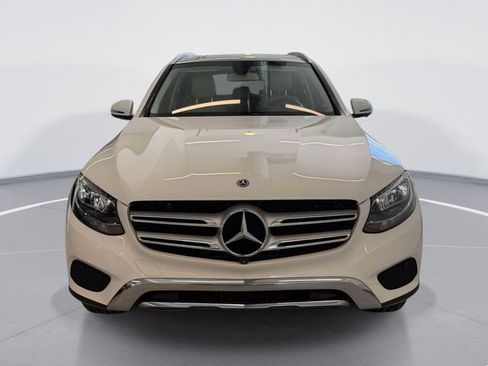 Used 2018 Mercedes-Benz GLC 300 4MATIC image 2