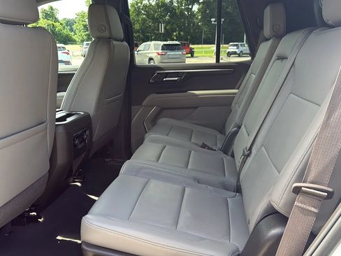 Used 2025 Chevrolet Tahoe LT RWD image 14