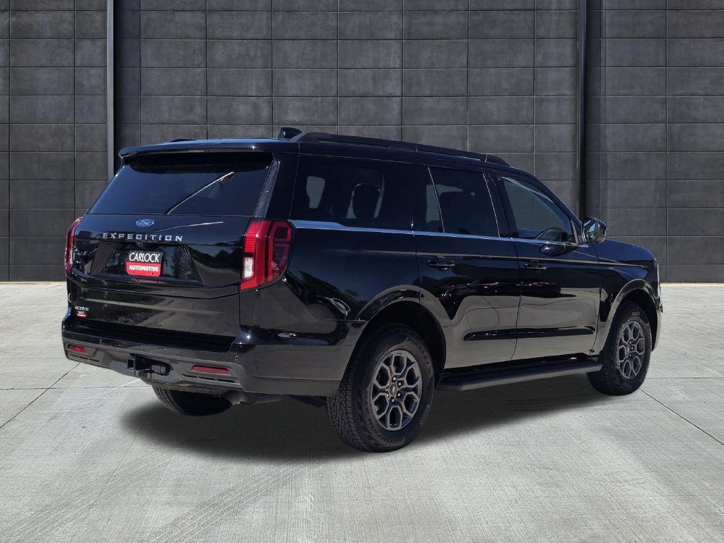 Used 2025 Ford Expedition Active RWD image 5