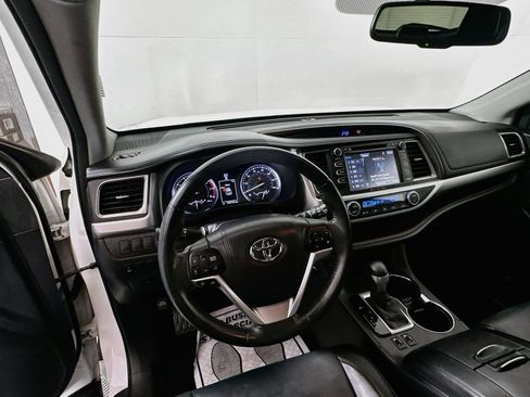 Used 2016 Toyota Highlander XLE AWD/4WD image 11