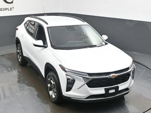 New 2026 Chevrolet Trax LT w/ Driver Confidence Package image 25