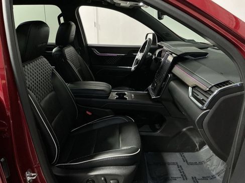 Used 2025 GMC Acadia Denali w/ LPO, Floor Liner Package FWD image 27