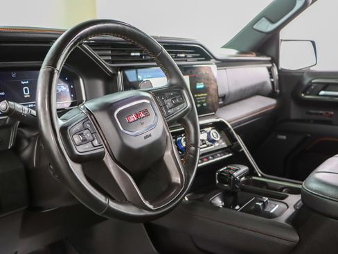 Used 2024 GMC Sierra 1500 AT4 w/ Technology Package AWD/4WD image 28
