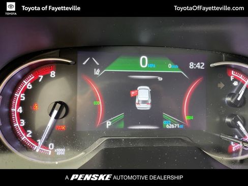 Used 2024 Toyota RAV4 XLE FWD image 30