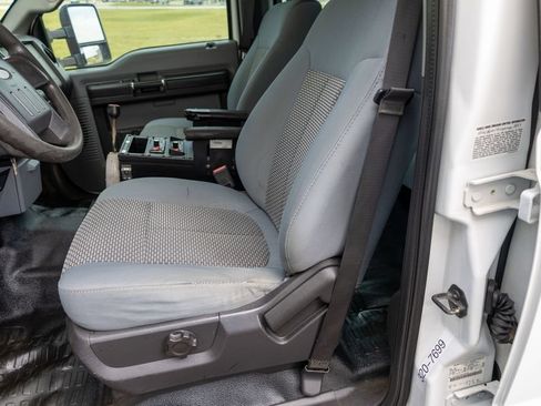 Used 2011 Ford F550 4x4 Crew Cab Super Duty w/ Payload Upgrade Pkg image 10