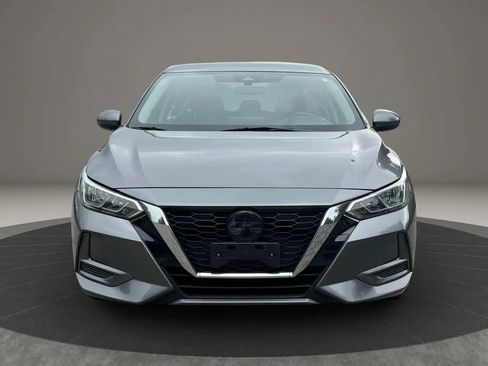Used 2022 Nissan Sentra SV FWD image 2