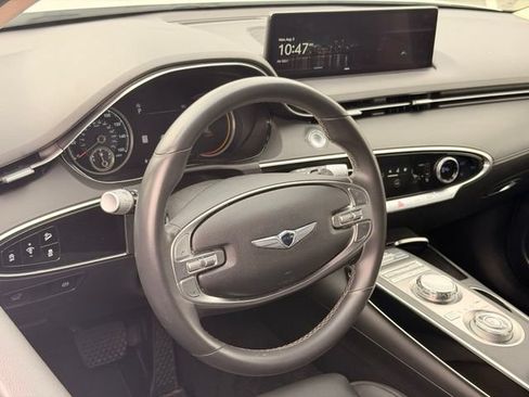Used 2025 Genesis GV70 2.5T AWD/4WD image 18