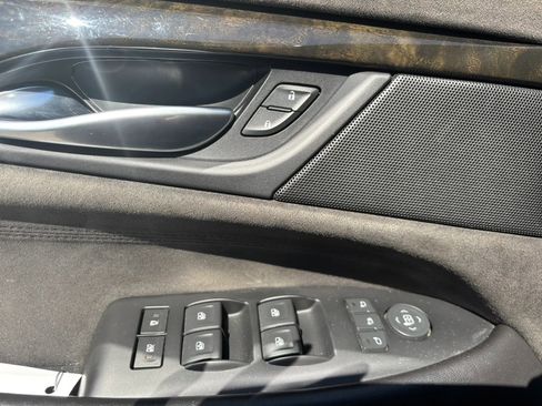 Used 2017 Cadillac Escalade Platinum AWD/4WD image 20