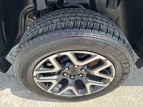 Used 2025 RAM 1500 Laramie image 32