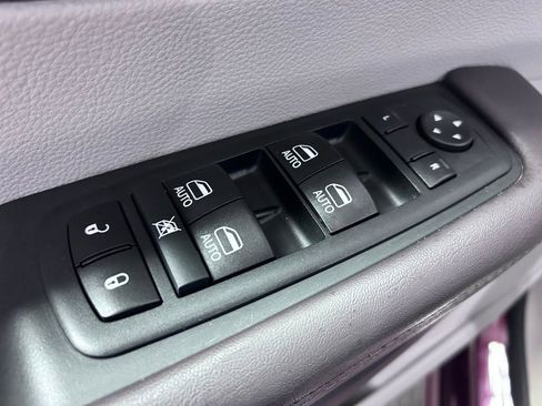 Used 2017 Chrysler Pacifica Touring-L Plus w/ Tire & Wheel Group image 5