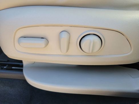 Used 2021 Buick Enclave Essence w/ Sport Touring Edition image 19