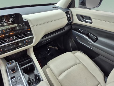 Certified 2023 Nissan Pathfinder SL AWD/4WD image 16