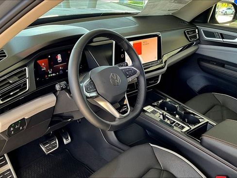 New 2026 Volkswagen Atlas Peak Edition image 14