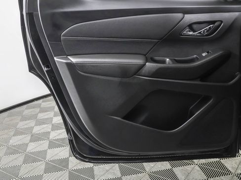 Used 2023 Chevrolet Traverse Premier w/ Redline Edition image 42