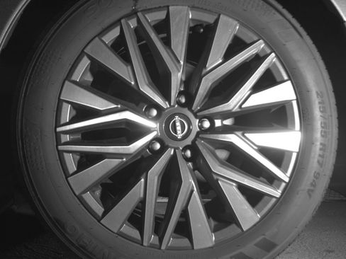 Used 2025 Nissan Altima 2.5 SV FWD image 17