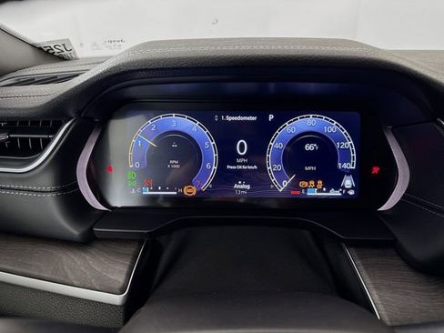 New 2025 Jeep Grand Cherokee Limited image 12