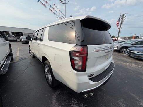 Used 2022 Chevrolet Suburban High Country w/ Premium Package AWD/4WD image 12