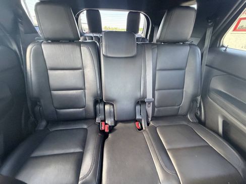 Used 2015 Ford Explorer XLT w/ Equipment Group 202B AWD/4WD image 26