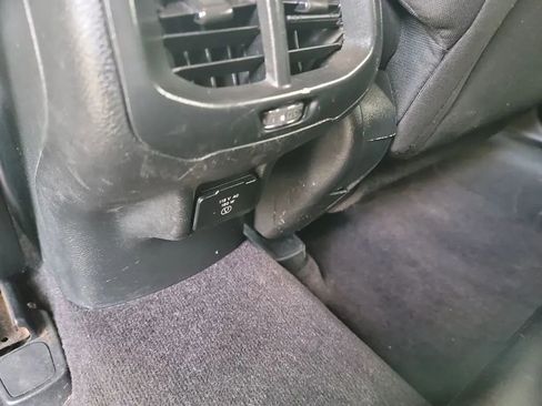 Used 2016 Jeep Cherokee Latitude w/ Cold Weather Group AWD/4WD image 24