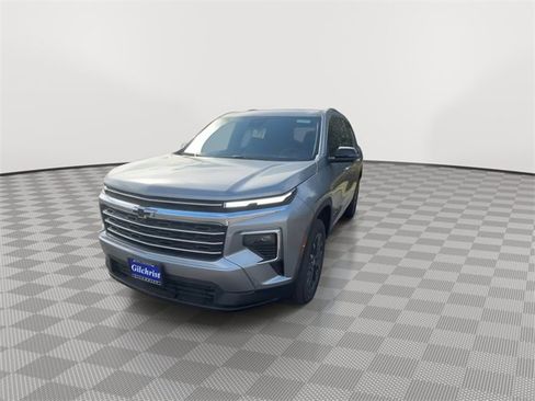 New 2025 Chevrolet Traverse LT w/ Enhanced Driving Package image 3