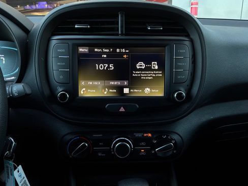Used 2025 Kia Soul LX w/ LX Technology Package FWD image 26